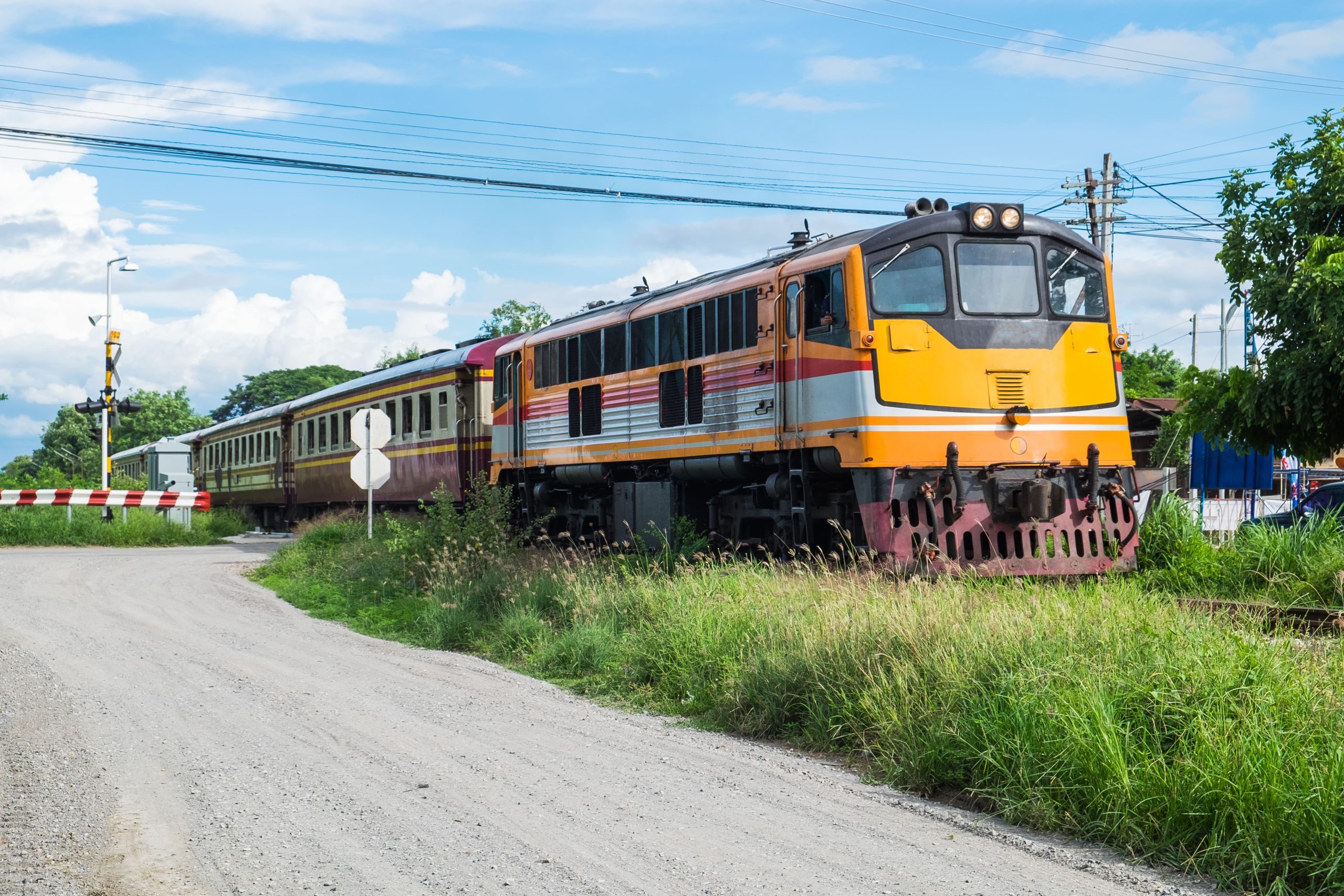 train-yellow-railroad-identity-beautiful-2023-11-27-04-55-11-utc-min-scaled.jpg